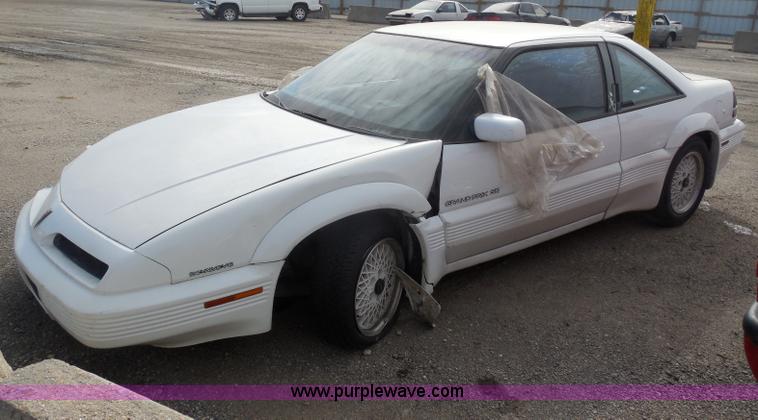 image for item I1297 1993 Pontiac Grand Prix SE