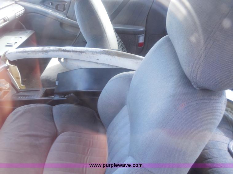 image for item I1297 1993 Pontiac Grand Prix SE