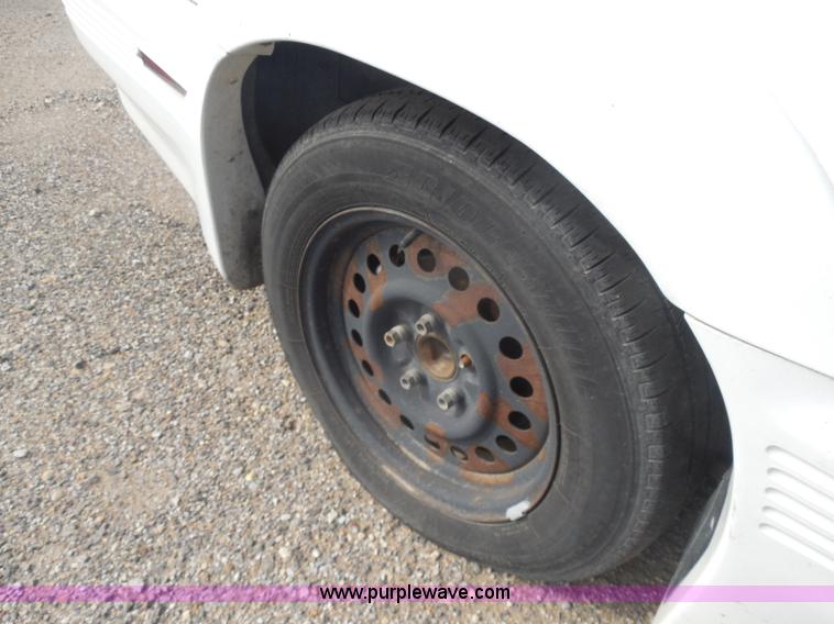 image for item I1297 1993 Pontiac Grand Prix SE