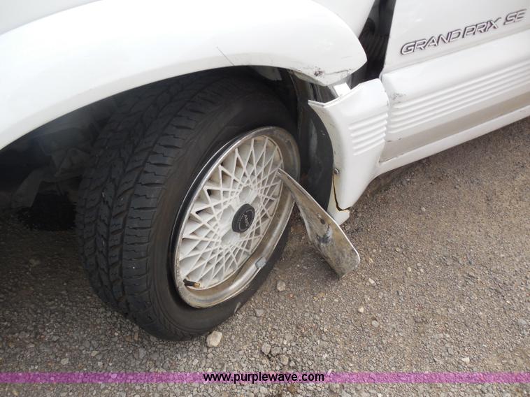 image for item I1297 1993 Pontiac Grand Prix SE