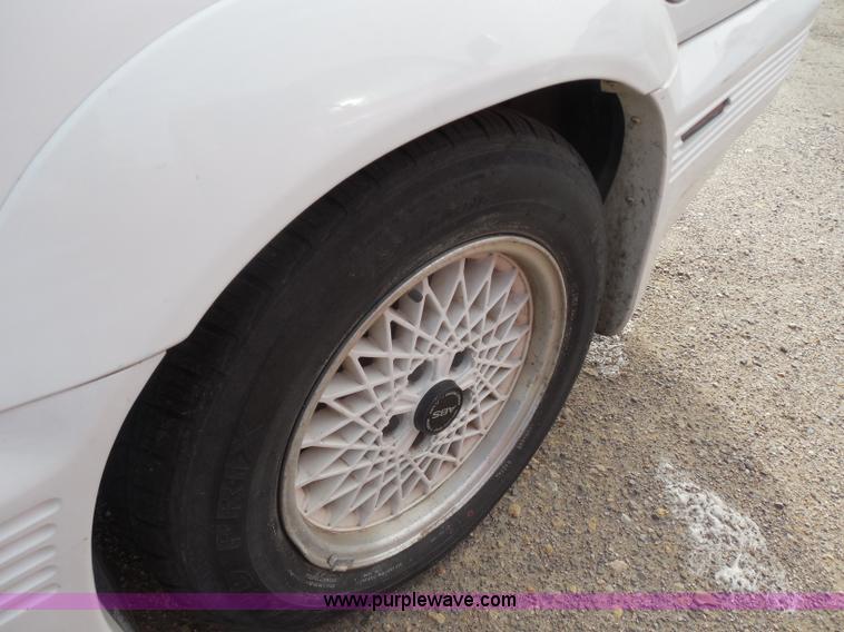 image for item I1297 1993 Pontiac Grand Prix SE