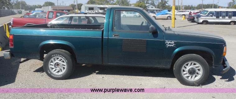 image for item I1299 1993 Dodge Dakota pickup truck