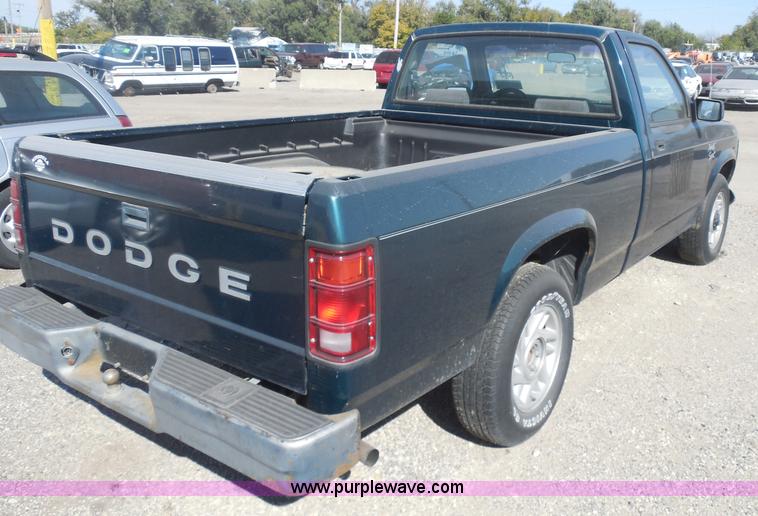 image for item I1299 1993 Dodge Dakota pickup truck
