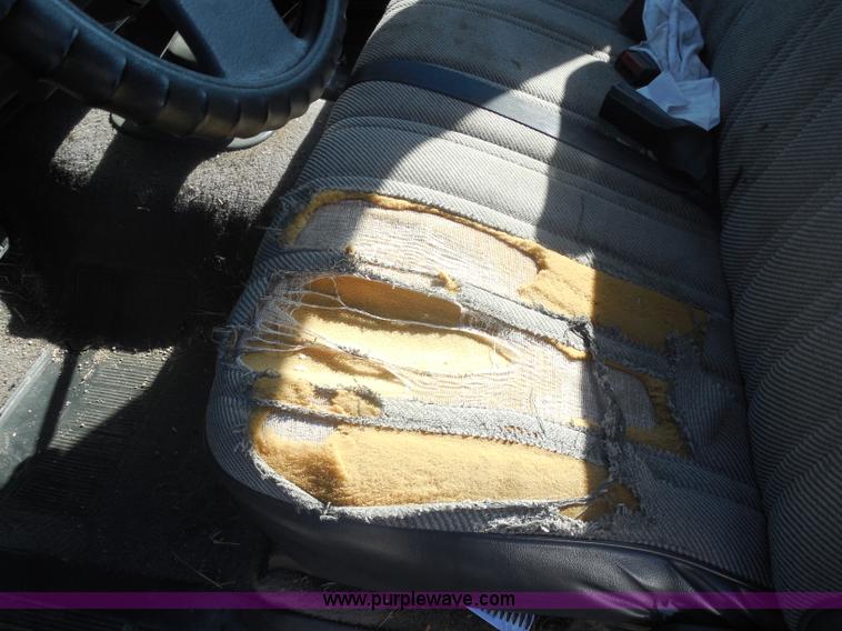 image for item I1299 1993 Dodge Dakota pickup truck