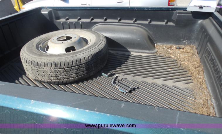 image for item I1299 1993 Dodge Dakota pickup truck