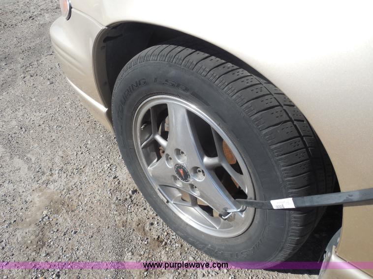 image for item I1300 2002 Pontiac Grand Prix GT