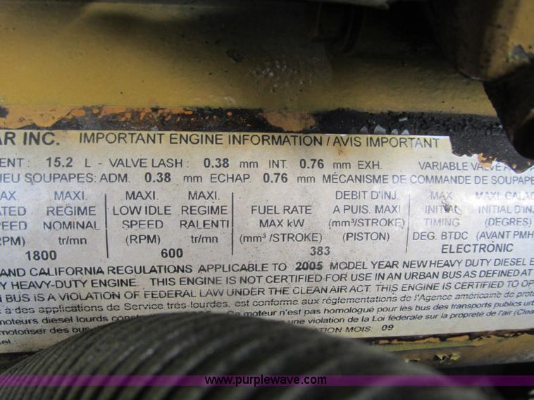 image for item B5880 2005 Peterbilt 379 semi truck