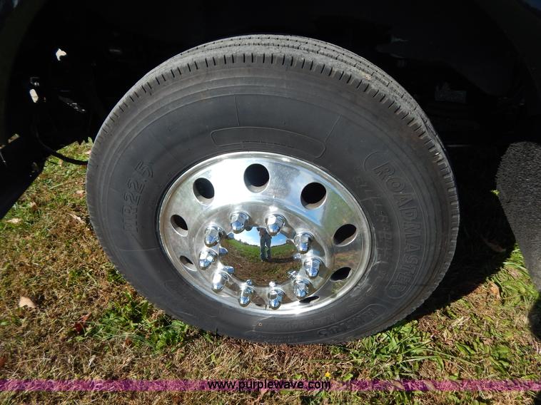 image for item B5973 1999 Kenworth T800 semi truck