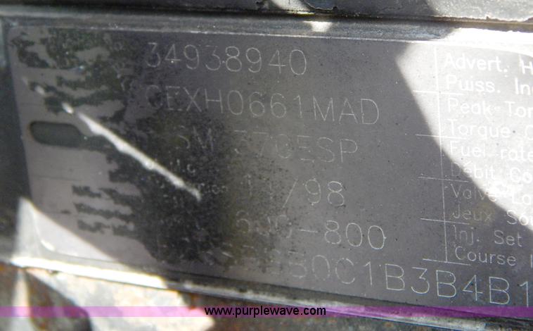 image for item B5973 1999 Kenworth T800 semi truck