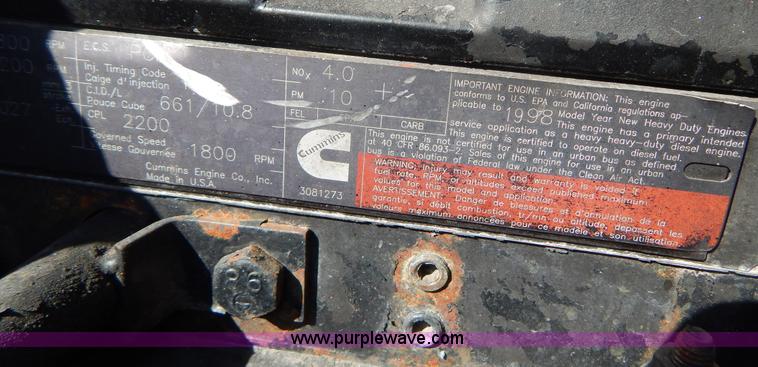 image for item B5973 1999 Kenworth T800 semi truck