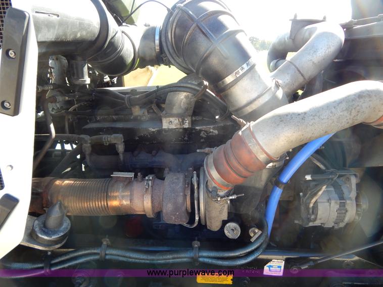 image for item B5973 1999 Kenworth T800 semi truck