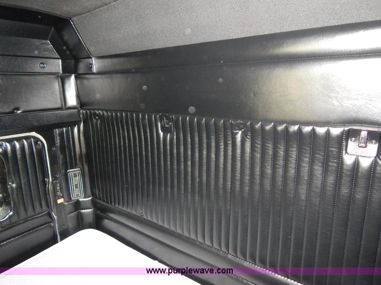 image for item B5973 1999 Kenworth T800 semi truck