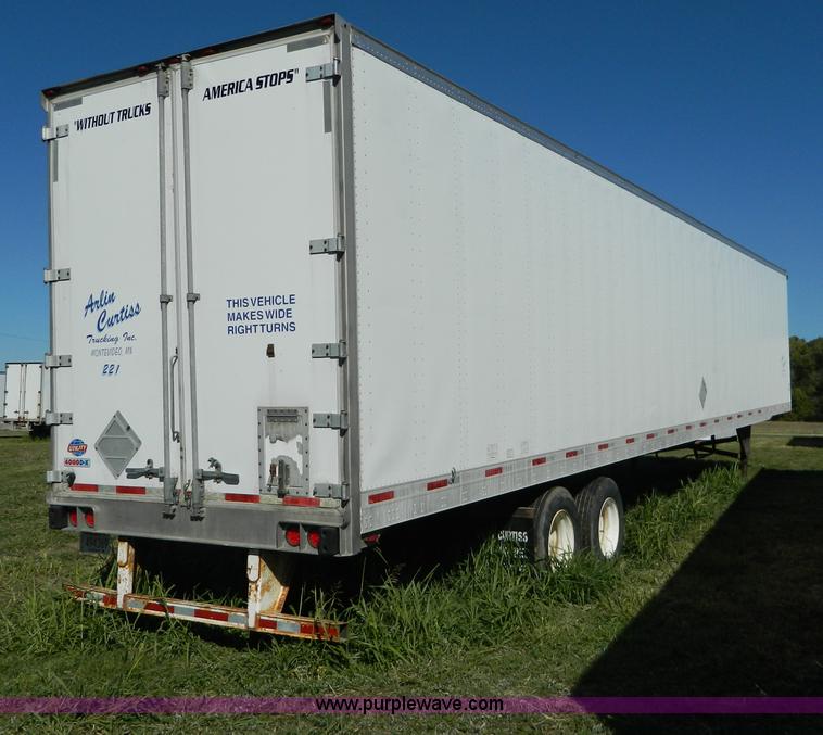 image for item D6040 2007 Utility dry van trailer