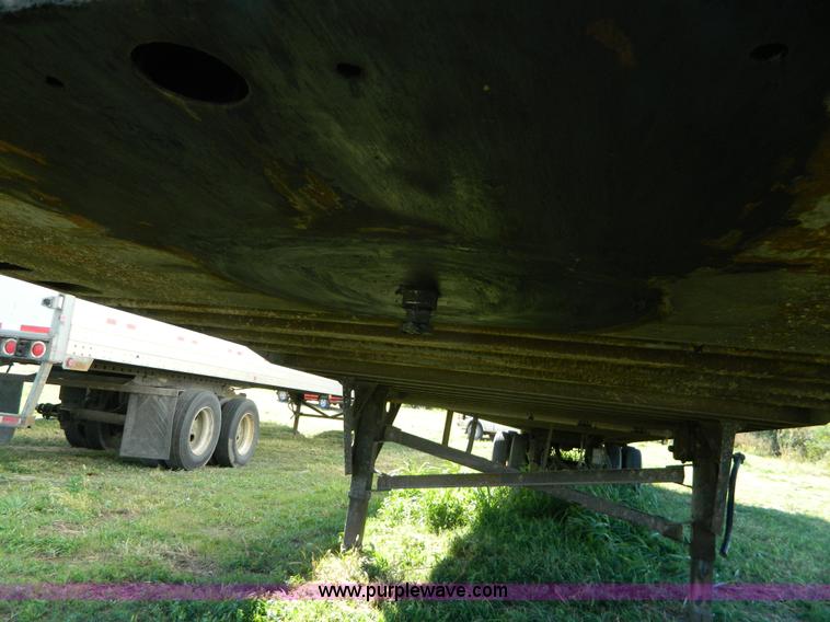 image for item D6040 2007 Utility dry van trailer