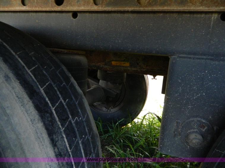 image for item D6040 2007 Utility dry van trailer