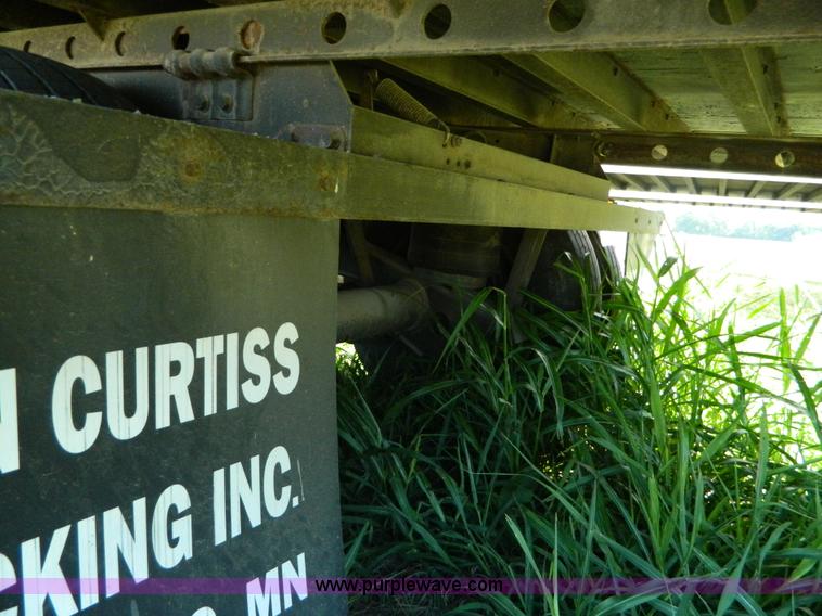 image for item D6040 2007 Utility dry van trailer