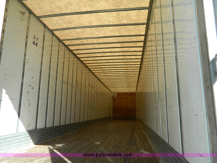 image for item D6040 2007 Utility dry van trailer