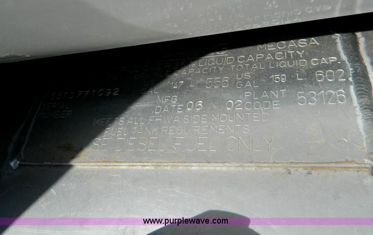 image for item D6065 2003 International 9200i semi truck