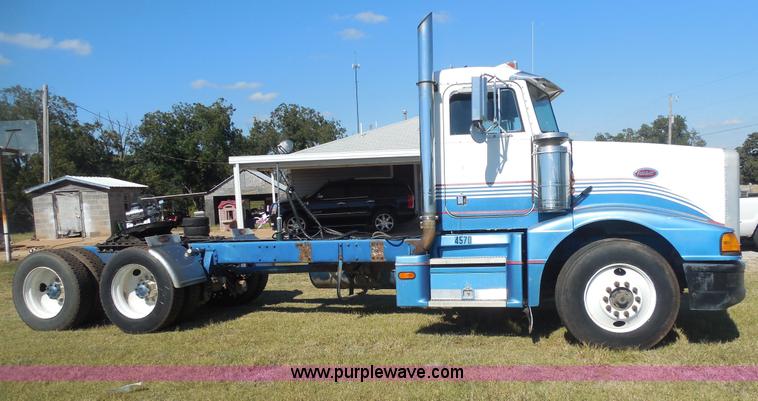 image for item F3241 1988 Peterbilt 377 semi truck