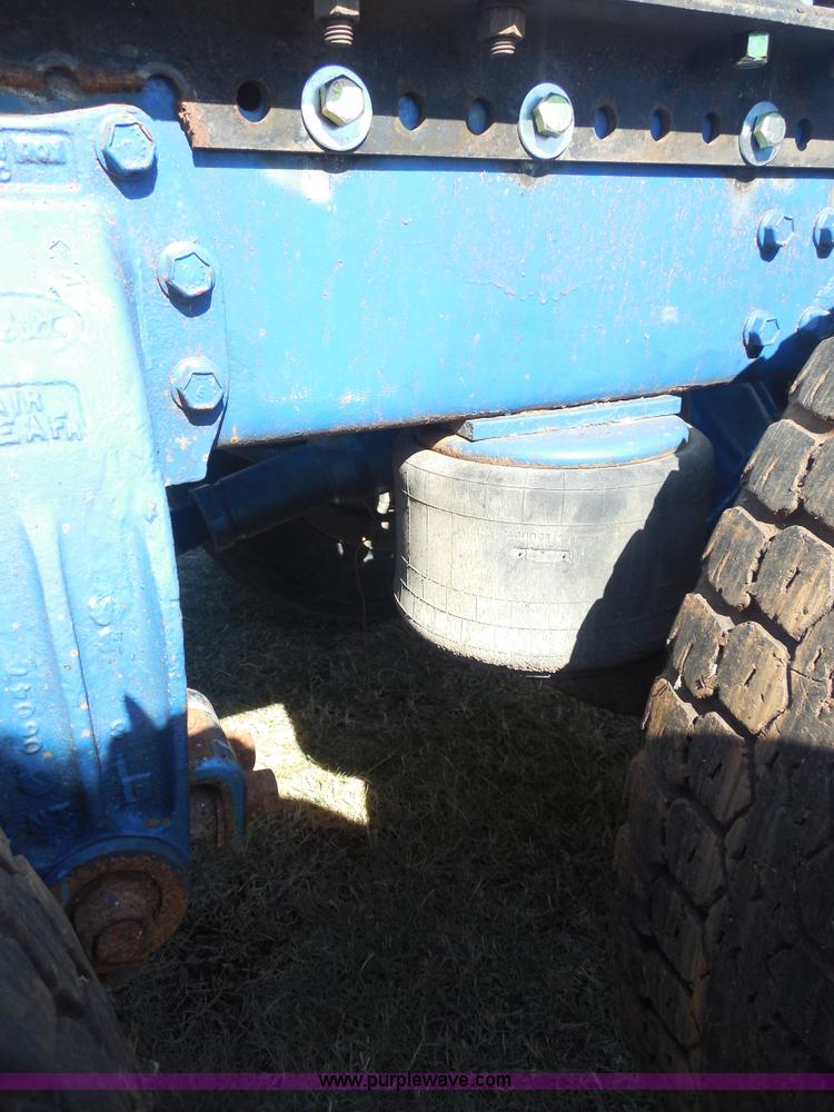 image for item F3241 1988 Peterbilt 377 semi truck