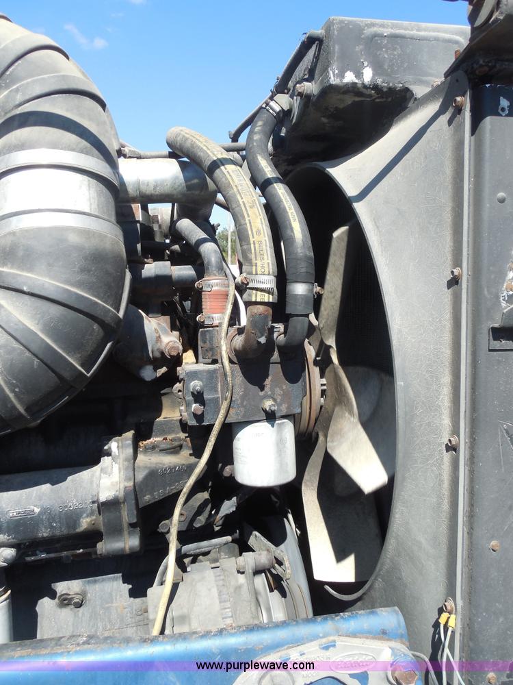 image for item F3241 1988 Peterbilt 377 semi truck