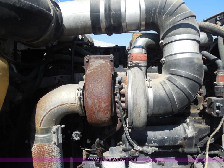 image for item F3241 1988 Peterbilt 377 semi truck