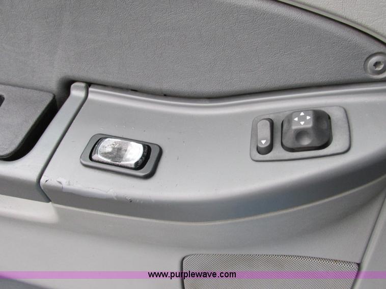 image for item F5358 2006 Freightliner Columbia CL120 semi truck