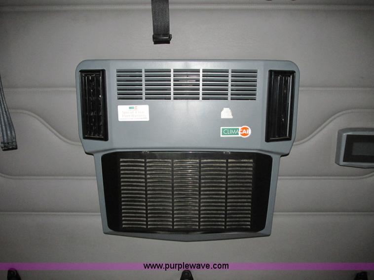 image for item F5358 2006 Freightliner Columbia CL120 semi truck