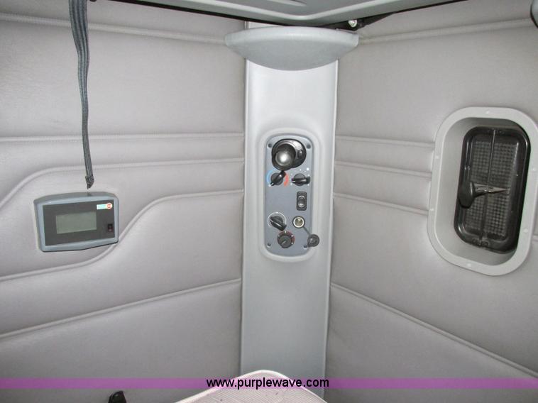 image for item F5358 2006 Freightliner Columbia CL120 semi truck