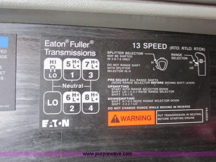 image for item F5358 2006 Freightliner Columbia CL120 semi truck