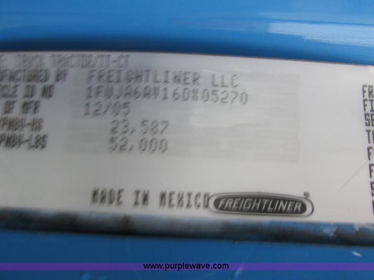 image for item F5358 2006 Freightliner Columbia CL120 semi truck