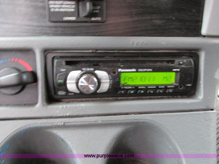 image for item F5361 2006 Freightliner Columbia CL120 semi truck