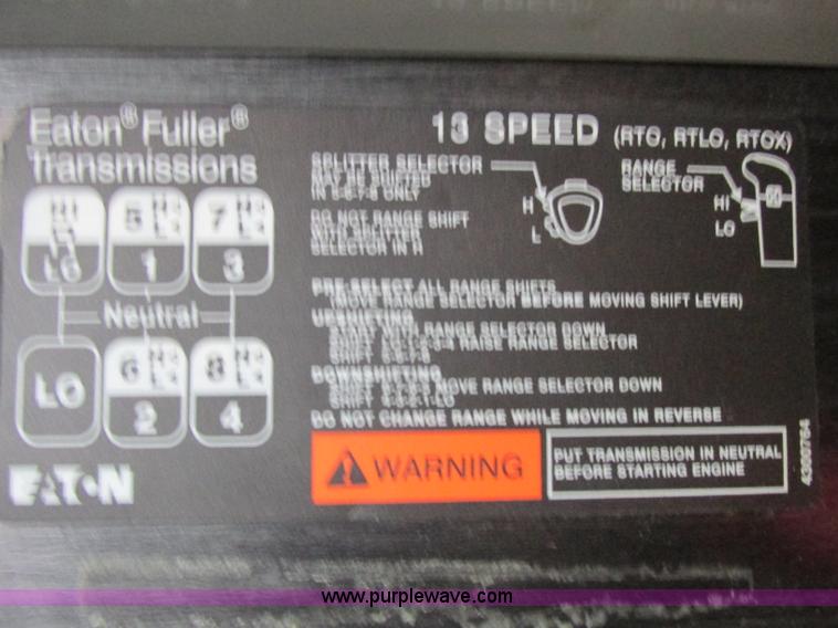 image for item F5361 2006 Freightliner Columbia CL120 semi truck