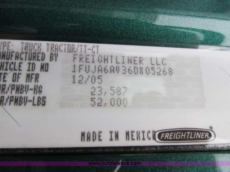image for item F5361 2006 Freightliner Columbia CL120 semi truck