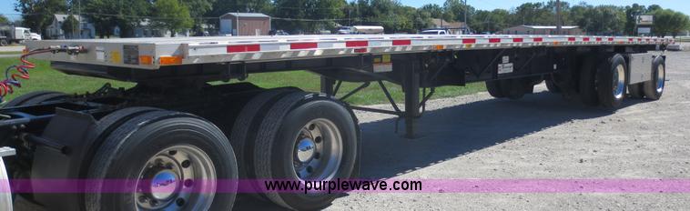image for item F6687 2011 Transcraft Eagle II flatbed trailer