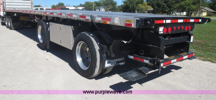 image for item F6687 2011 Transcraft Eagle II flatbed trailer