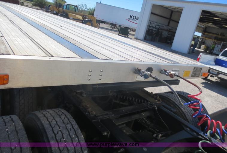image for item F6687 2011 Transcraft Eagle II flatbed trailer