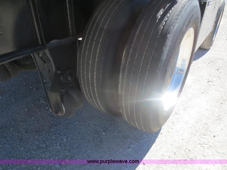 image for item F6687 2011 Transcraft Eagle II flatbed trailer