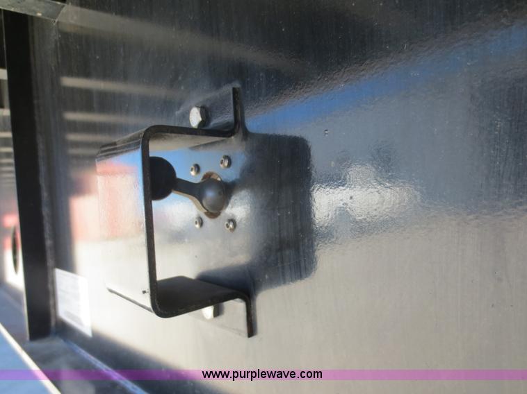 image for item F6687 2011 Transcraft Eagle II flatbed trailer