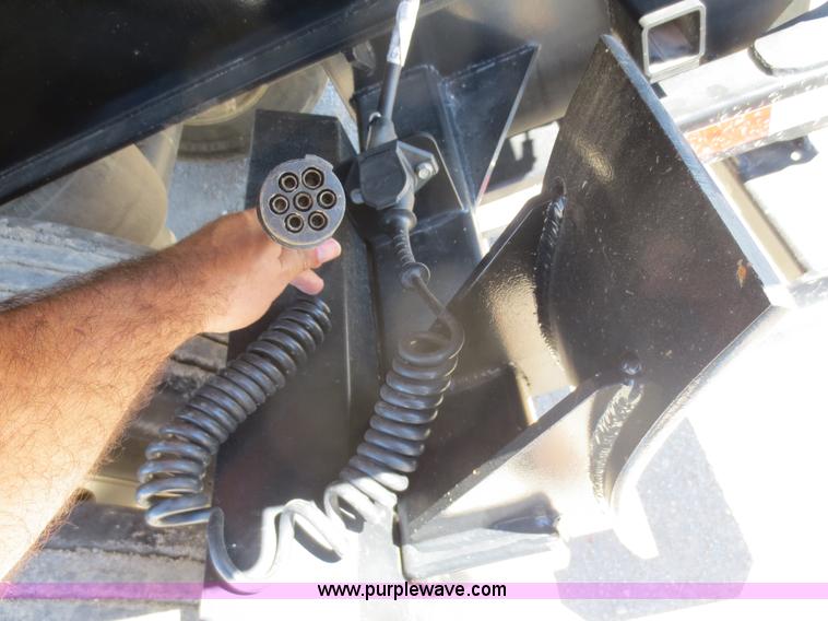 image for item F6687 2011 Transcraft Eagle II flatbed trailer