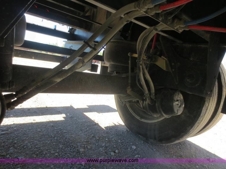 image for item F6687 2011 Transcraft Eagle II flatbed trailer