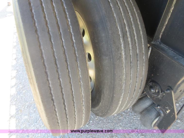 image for item F6687 2011 Transcraft Eagle II flatbed trailer