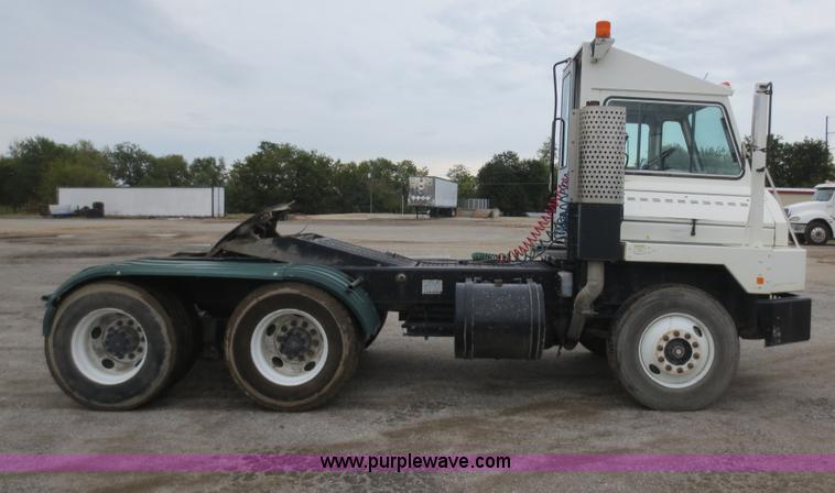 image for item F6707 2008 Ottawa YT Railer terminal tractor