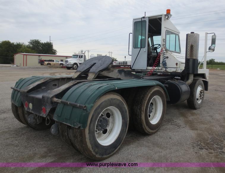 image for item F6707 2008 Ottawa YT Railer terminal tractor