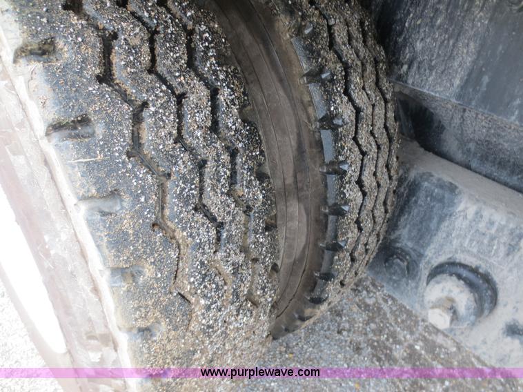 image for item F6707 2008 Ottawa YT Railer terminal tractor