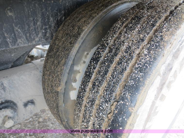 image for item F6707 2008 Ottawa YT Railer terminal tractor