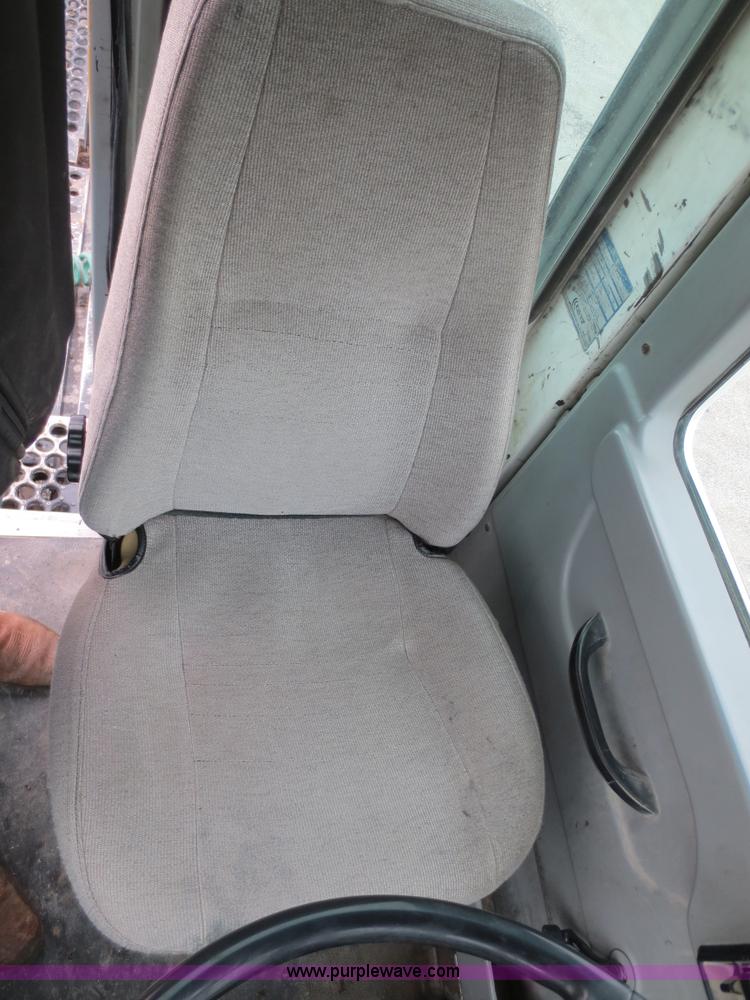 image for item F6707 2008 Ottawa YT Railer terminal tractor