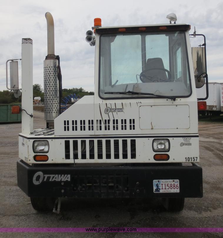 image for item F6708 2000 Ottawa CY50T terminal tractor