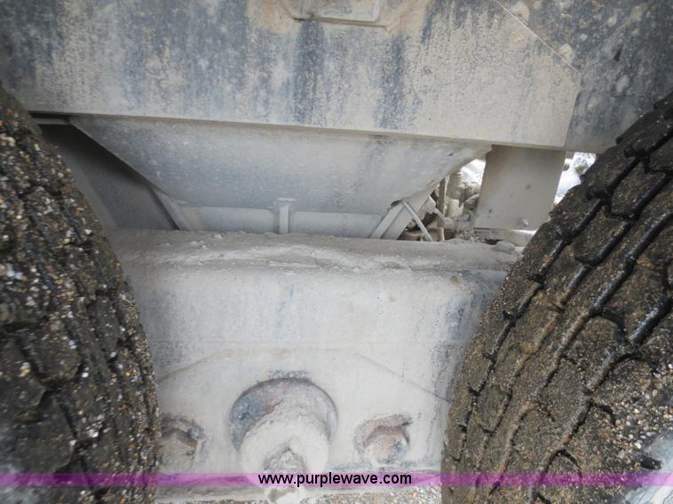 image for item F6708 2000 Ottawa CY50T terminal tractor