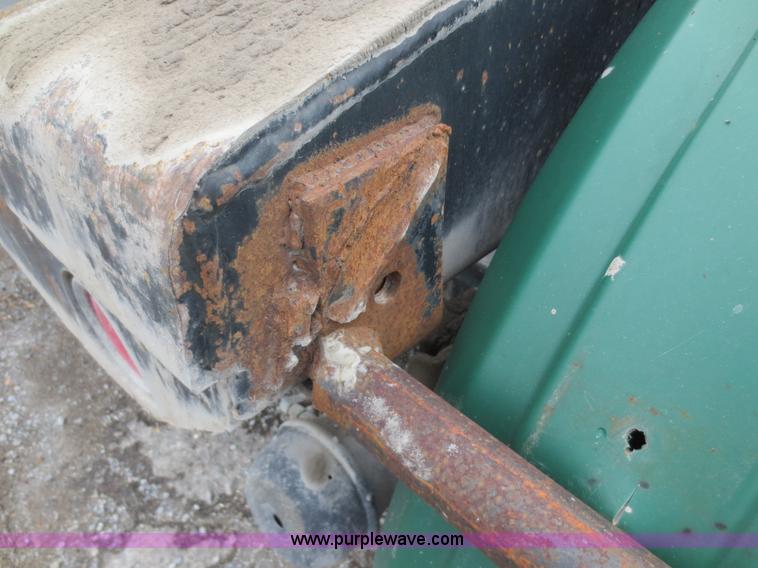 image for item F6708 2000 Ottawa CY50T terminal tractor